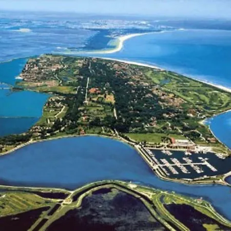 Aurora Albarella Island