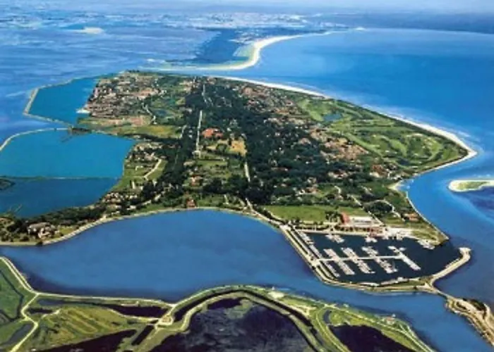 Aurora Albarella Island